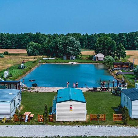 Jurty Glamping Hotell Gostynin Eksteriør bilde