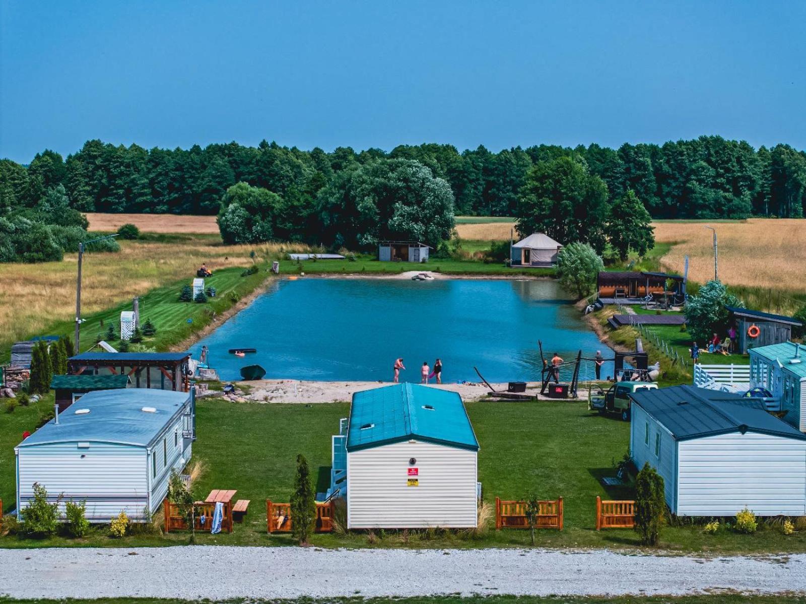 Jurty Glamping Hotell Gostynin Eksteriør bilde