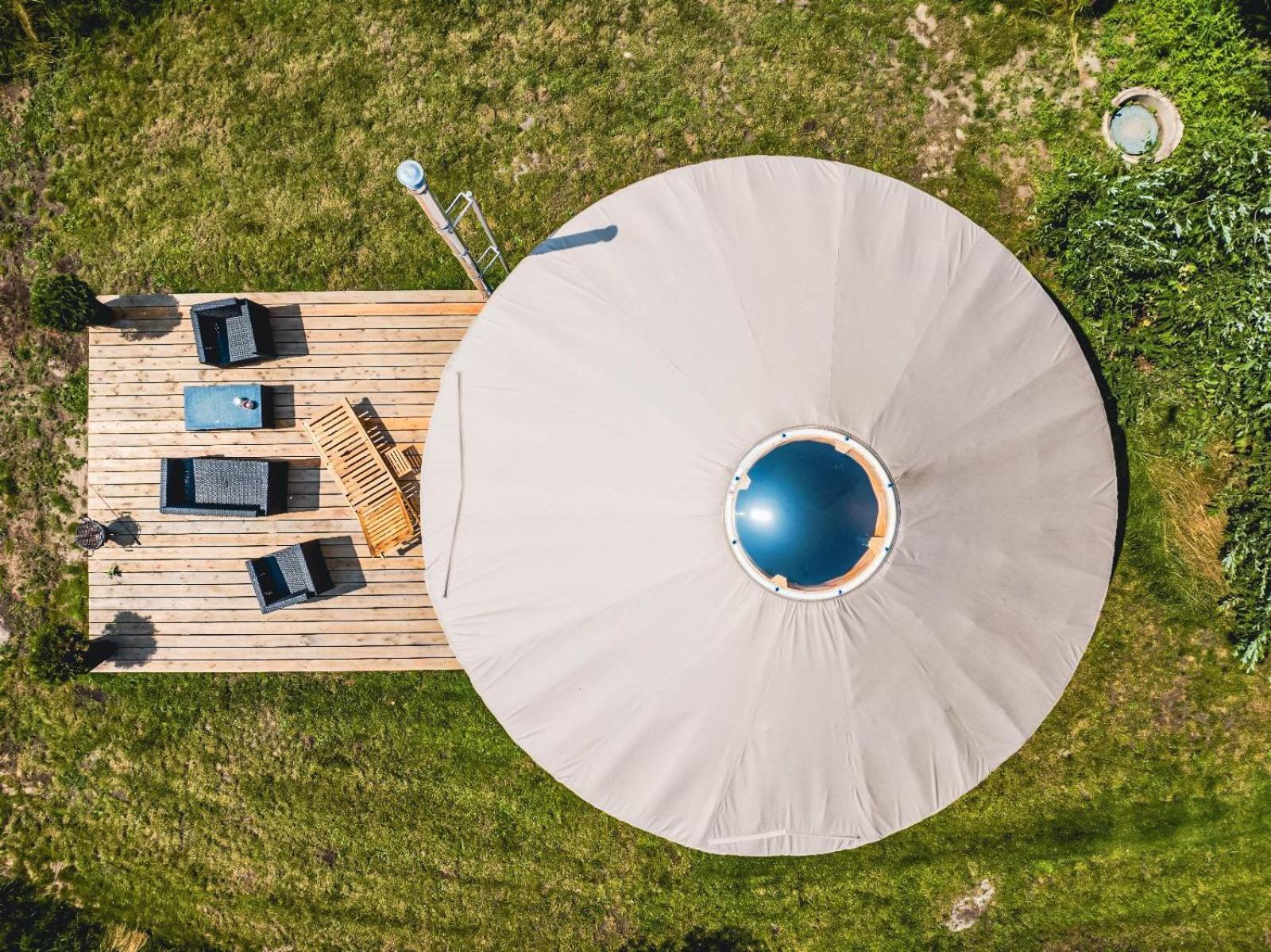 Jurty Glamping Hotell Gostynin Eksteriør bilde