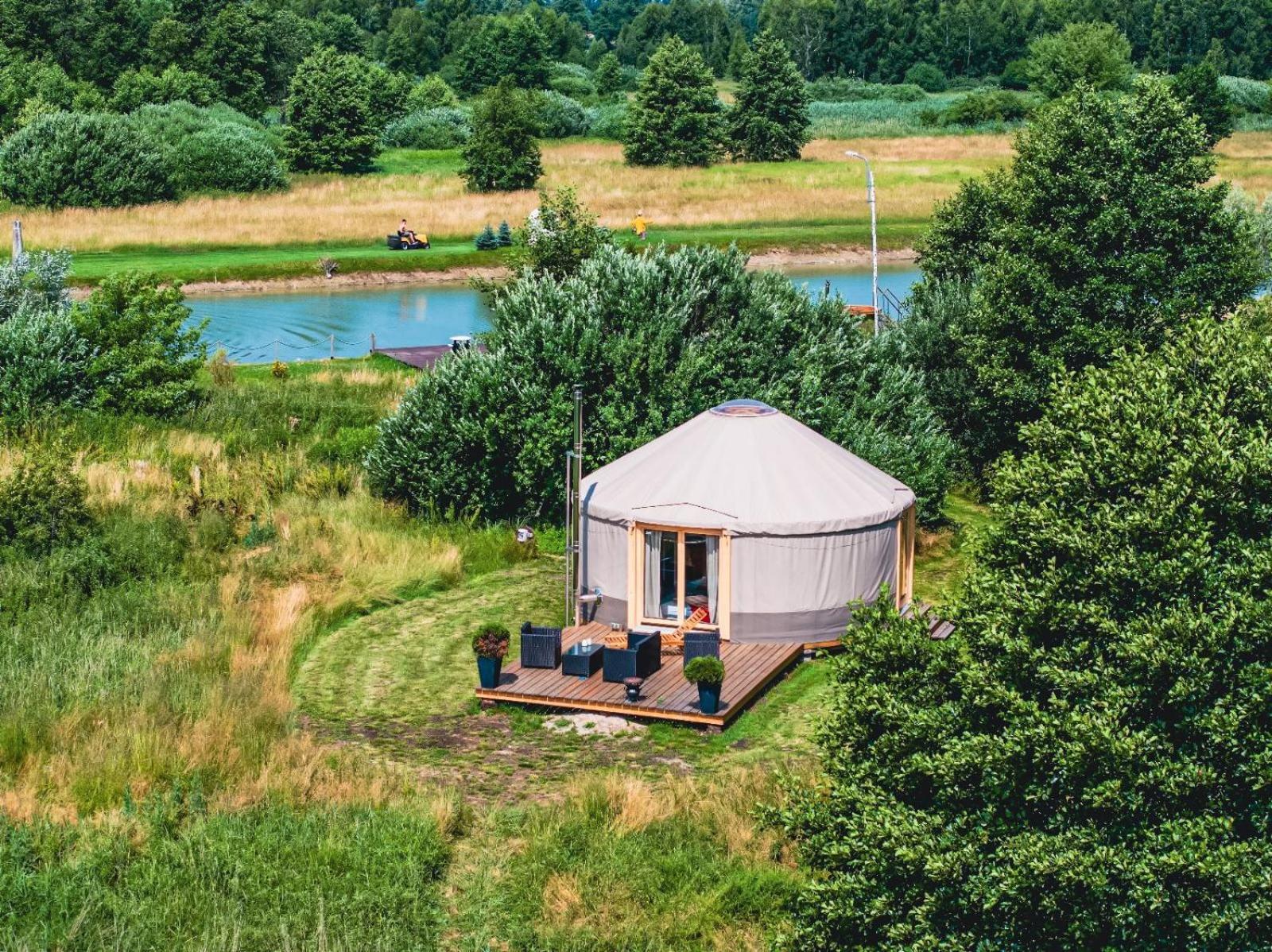 Jurty Glamping Hotell Gostynin Eksteriør bilde