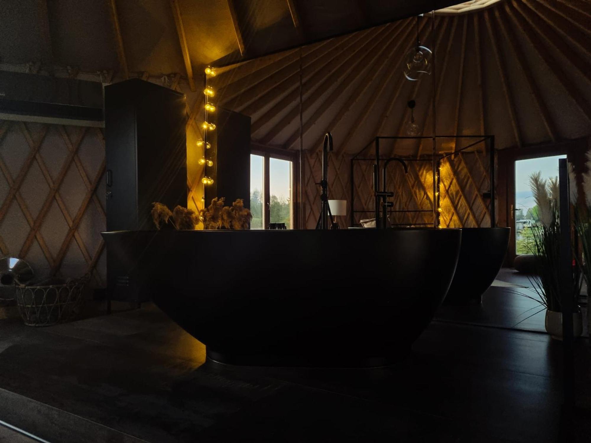 Jurty Glamping Hotell Gostynin Eksteriør bilde